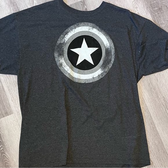 Captain America  T-shirt  | Adult Men’s XL - Picture 1 of 4